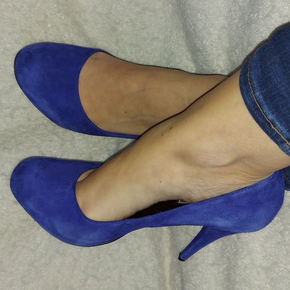 Worn Blue Women's Heels Pumps Closed Toe